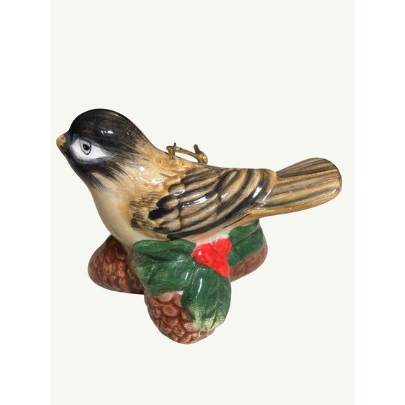 Hand-Painted Vintage Ceramic Bird Figurine Ornament. - Picture 4 of 12